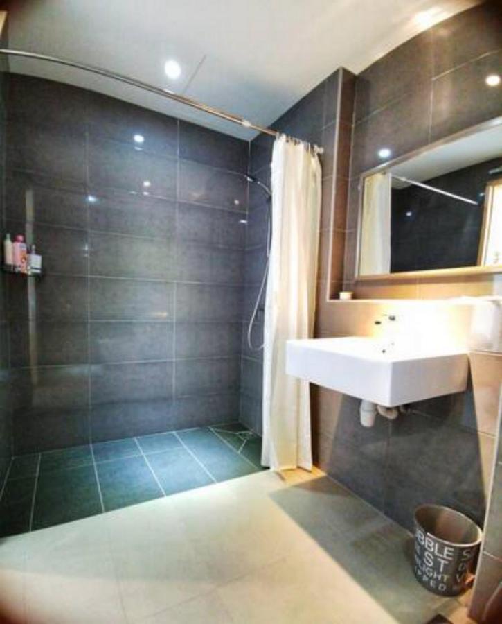 Homezz Imperium Seaview Apartment