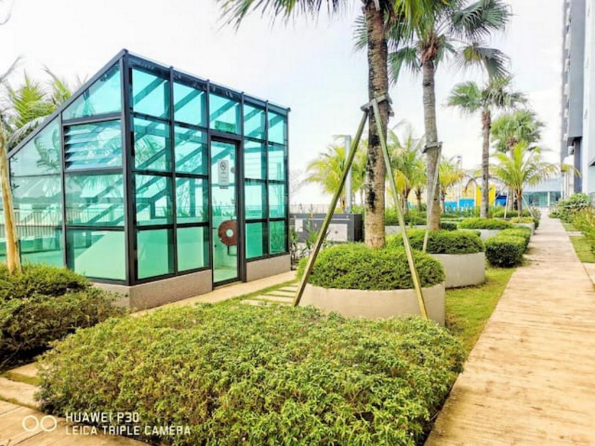 Homezz Imperium Seaview Apartment *